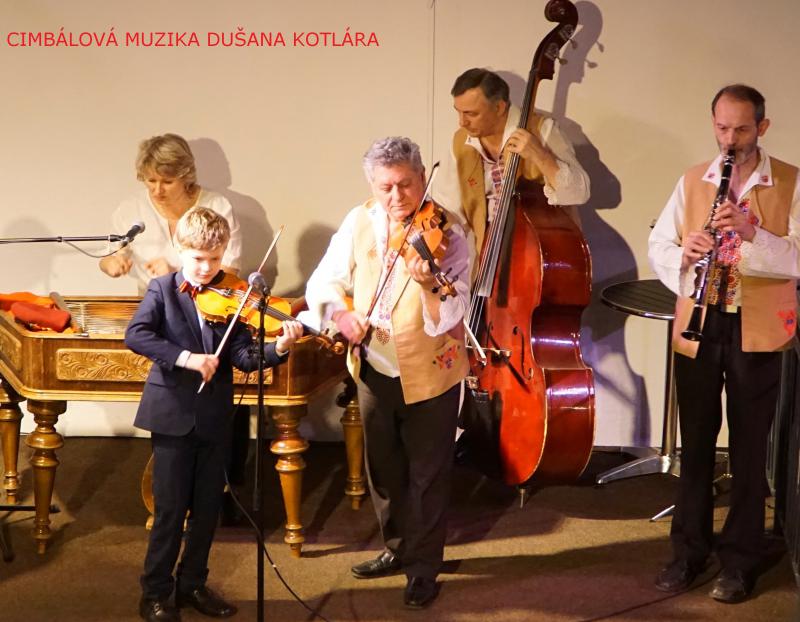 Cimbálová muzika Dušana Kotlára na zámku
