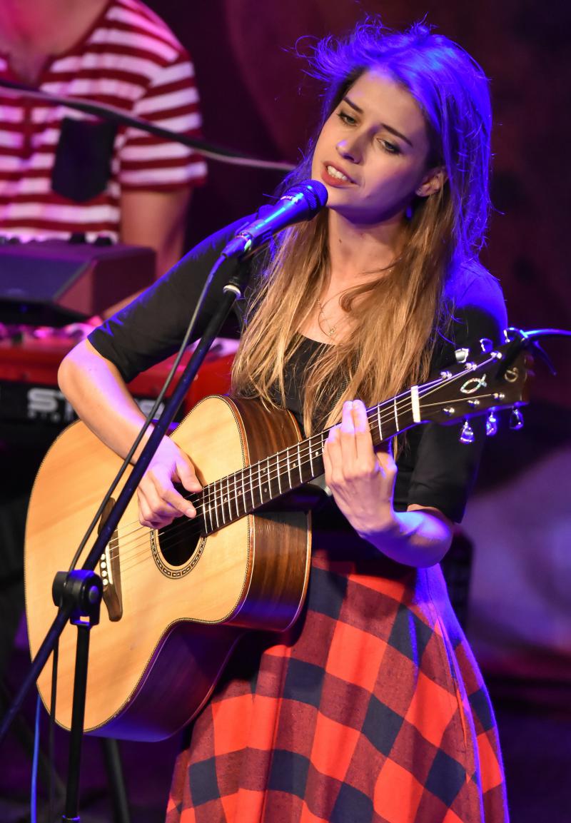 Nový album Simy Martausovej „Smej sa duša moja“ pokrstila dobrým slovom Adela Banášová!