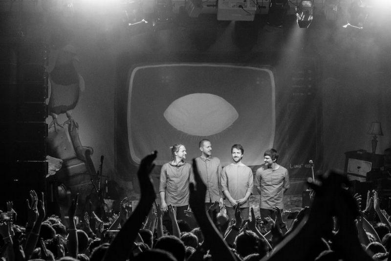 Tomáš Klus a jeho  Cílová skupina ŽIV JE