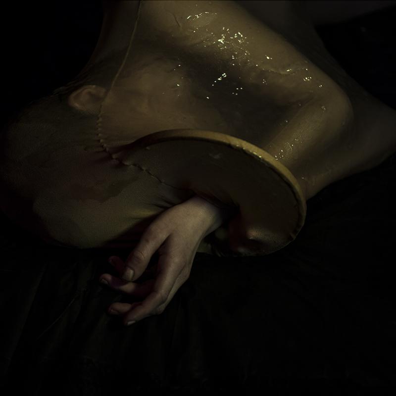 Premiéra remixu Motherland od Ziúr