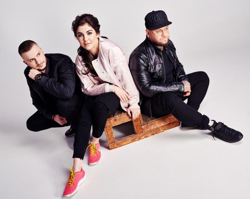 Prichádza rozprávková Alica z ríše divokých:   Spoločný singel Celeste Buckingham, Kaliho a Petra Panna  