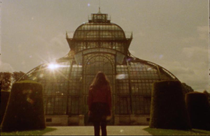 RAKOVICKY PREDSTAVUJE SATELLITE.  V NOVOM SINGLI SA SPOJIL SO SEVERSKOU FORMÁCIOU FOLX