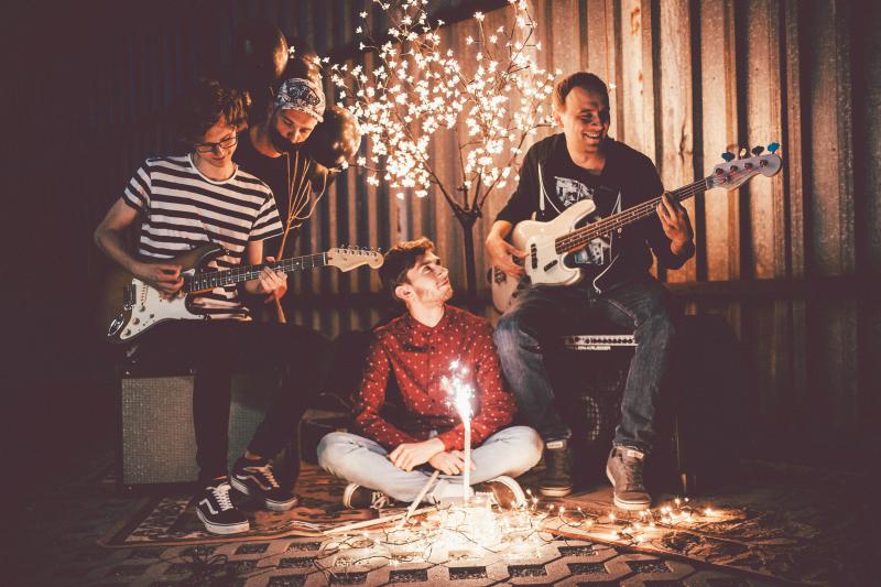 Nová kapela odpremiérovala nový klip a pripravuje album. Na scénu prichádza Ally.