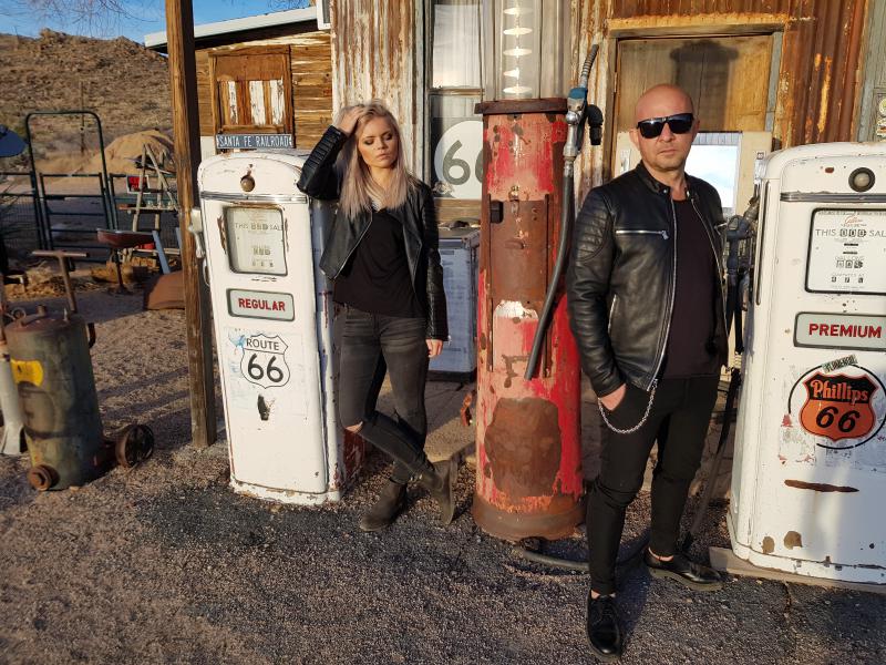 Verona se vrací s novým singlem Complicated. Klip se natáčel v USA