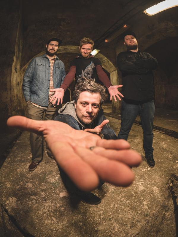 HONZA KŘÍŽEK představuje druhý klip ze své sólovky. Křest alba proběhne 12. 3. v Paláci Akropolis