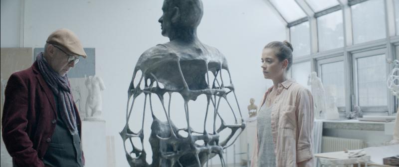 Nový slovenský film Dôverný nepriateľ dnes zverejňuje dlhoočakávaný oficiálny trailer