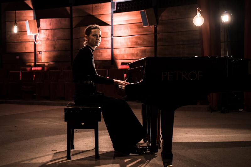 Zuzana Smatanová má nový intímny singel o láske 'Jediný a jediná'