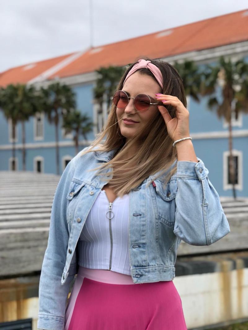 Kateřina Rezková vydala letní hit, slaví ho cestováním