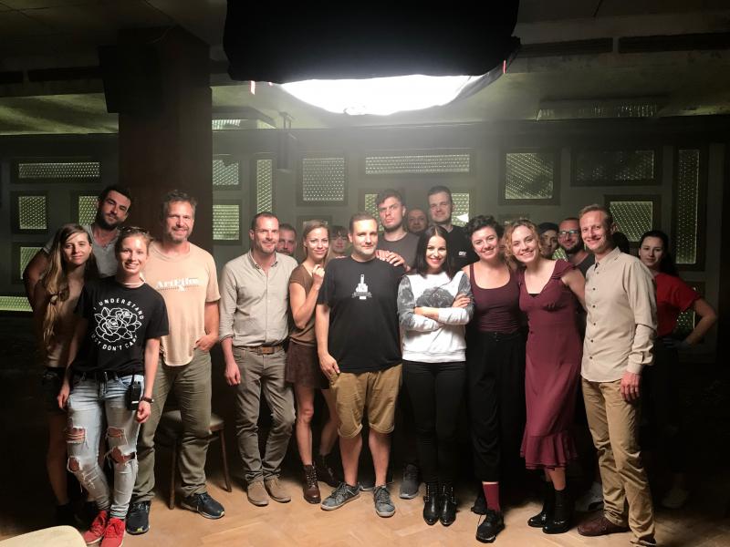 Katka Knechtová v novej skladbe odhaľuje naše 'Svety'