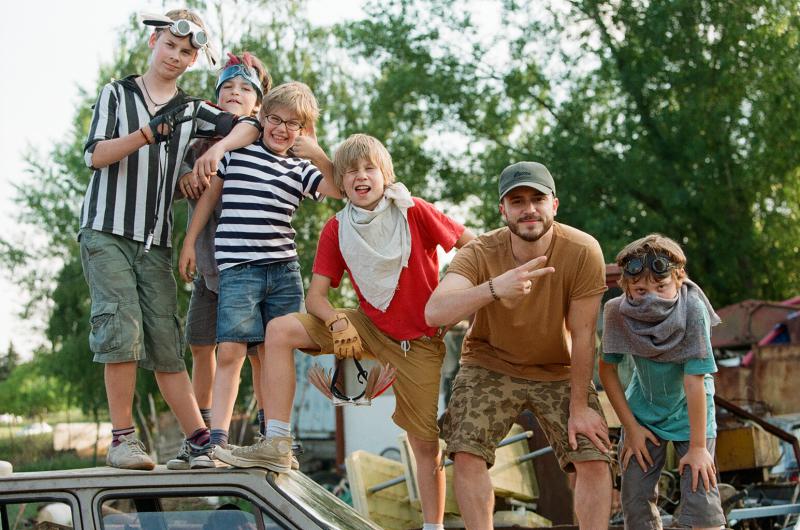 Lipo v klipu k energickému singlu Svoboda vyzdvihuje sílu vůle. Člověk prý dokáže být silnější než bouře.