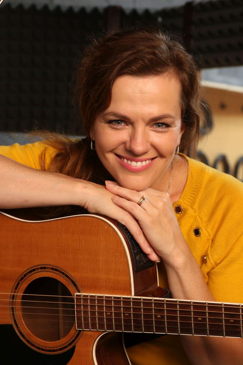 Marta Jandová vydá prvý sólový album BARVY