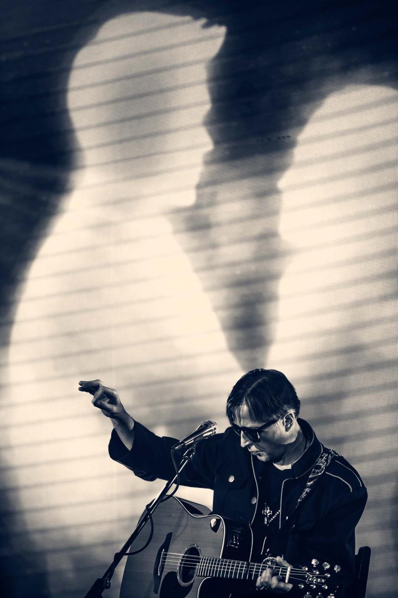 Robo Grigorov prináša ďalšiu novinku NIEČO JE VO VZDUCHU