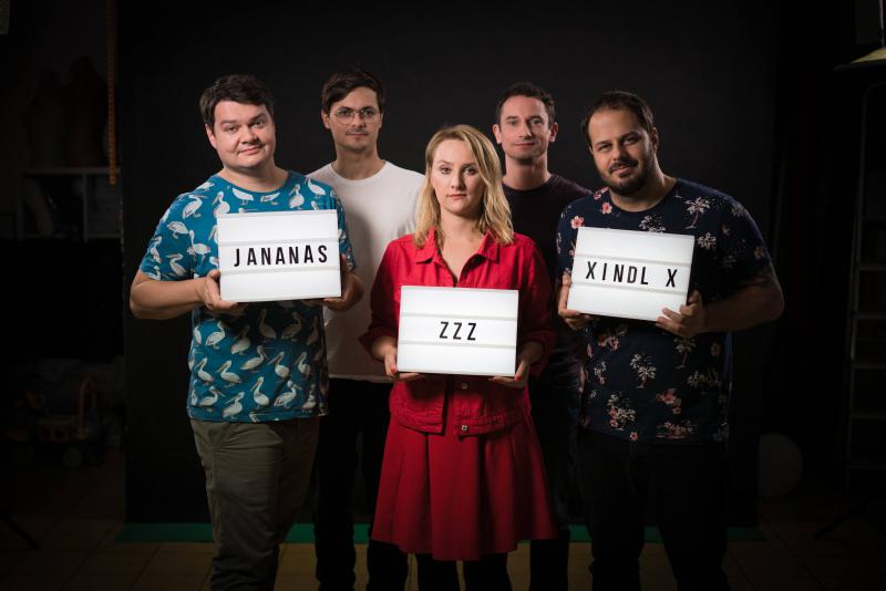 Xindl X a Jananas napsali novou hymnu Světlušky. Videoklip k písni ZZZ spojil mnoho známých osobností