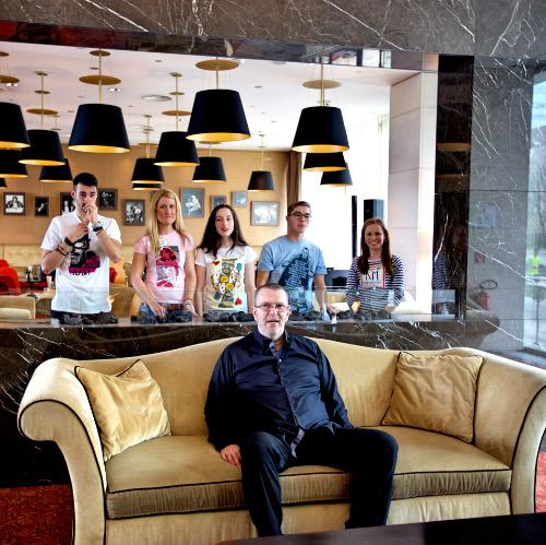 Richard Müller sa fotil vo vlastnej kolekcii tričiek!