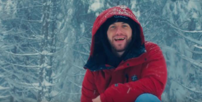 Cavalier v novém klipu Akorát: 'Ke štěstí stačí málo, jen si to uvědomit'