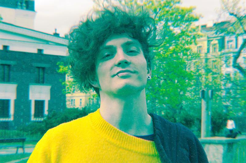 N&#232;ro Scartch v písni Moments of Mental Paradise vystřídal chtíč láskou