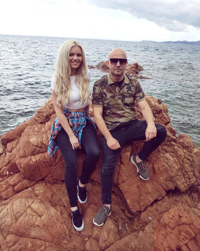 Romantický singl Planeta od Verony se dočkal videoklipu. Natáčelo se na slunné Korsice.