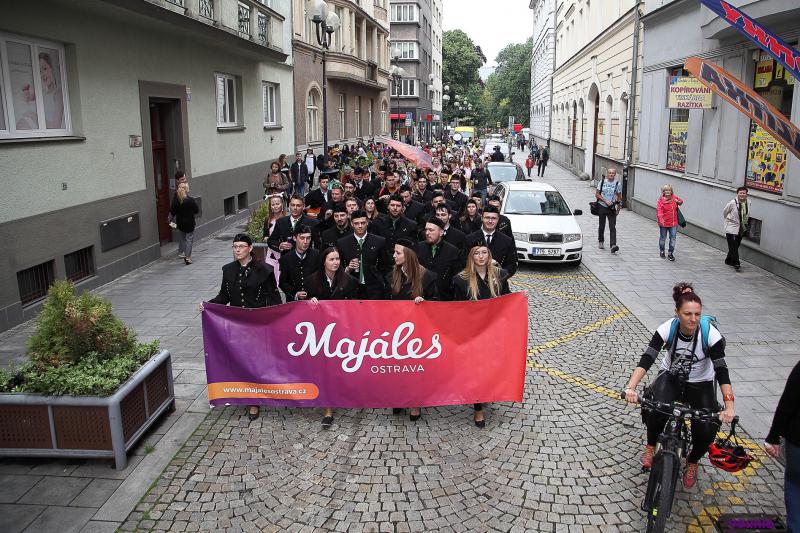 Průvod, tramvaj a oficiální afterparty. Doprovodné akce, které dotvářejí Majáles Ostrava