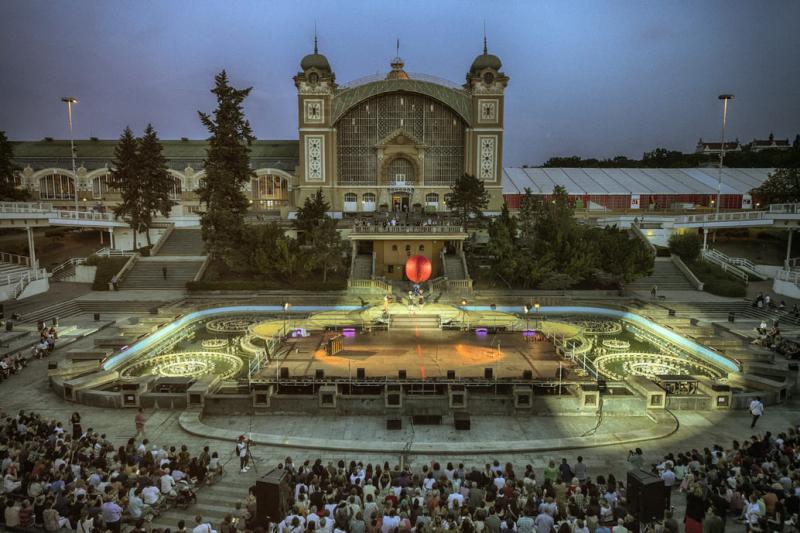 Umělci z celého světa míří do Prahy!  Začíná Pražské Quadriennale 2019