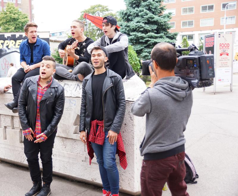 UNITED5 má nový singel „Name in the sand“, ktorý naživo predstavili v Bratislave a v Šali