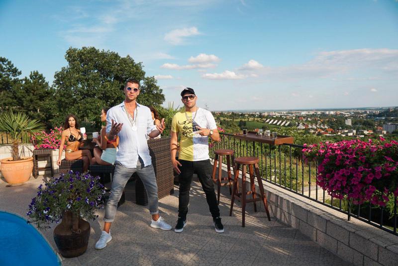 V letných playlistoch bodujú Majk Spirit a Tomi Popovič