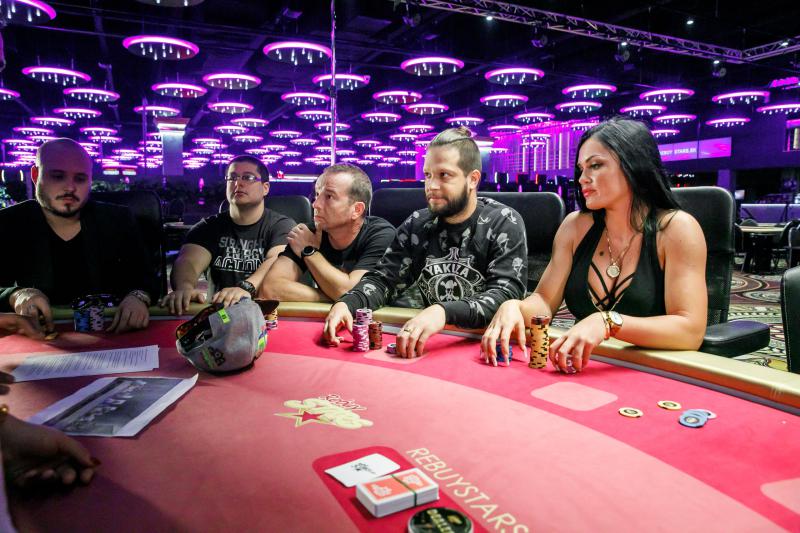 Majself predstavil titulnú skladbu k filmu Casino.$k s názvom Posledný hráč