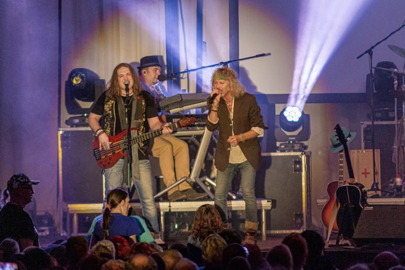 Peter Nagy odštartoval česko-slovenské turné, hit ''Aj tak sme frajeri'' venoval Karlovi Gottovi