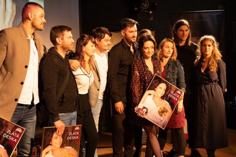 Lucie Bílá pokrstila nový album. Zároveň predstavila svoju vlastnú značku kávy a prevzala Zlatú platňu