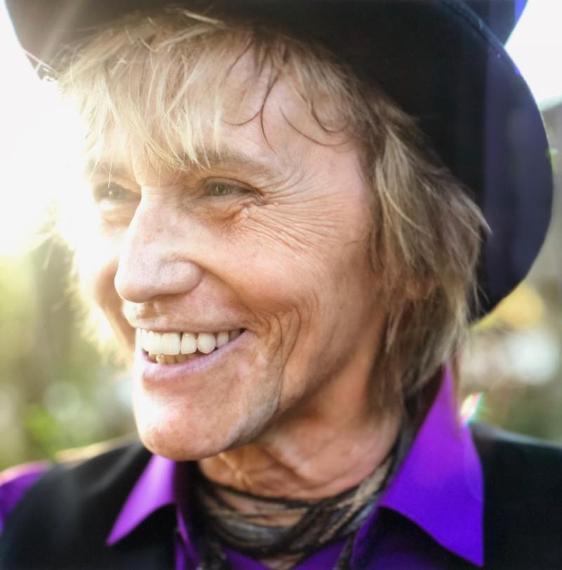 Jaké je zákulisí hudební branže? Ivan Král poprvé vypráví cely&#769; svůj životní příběh