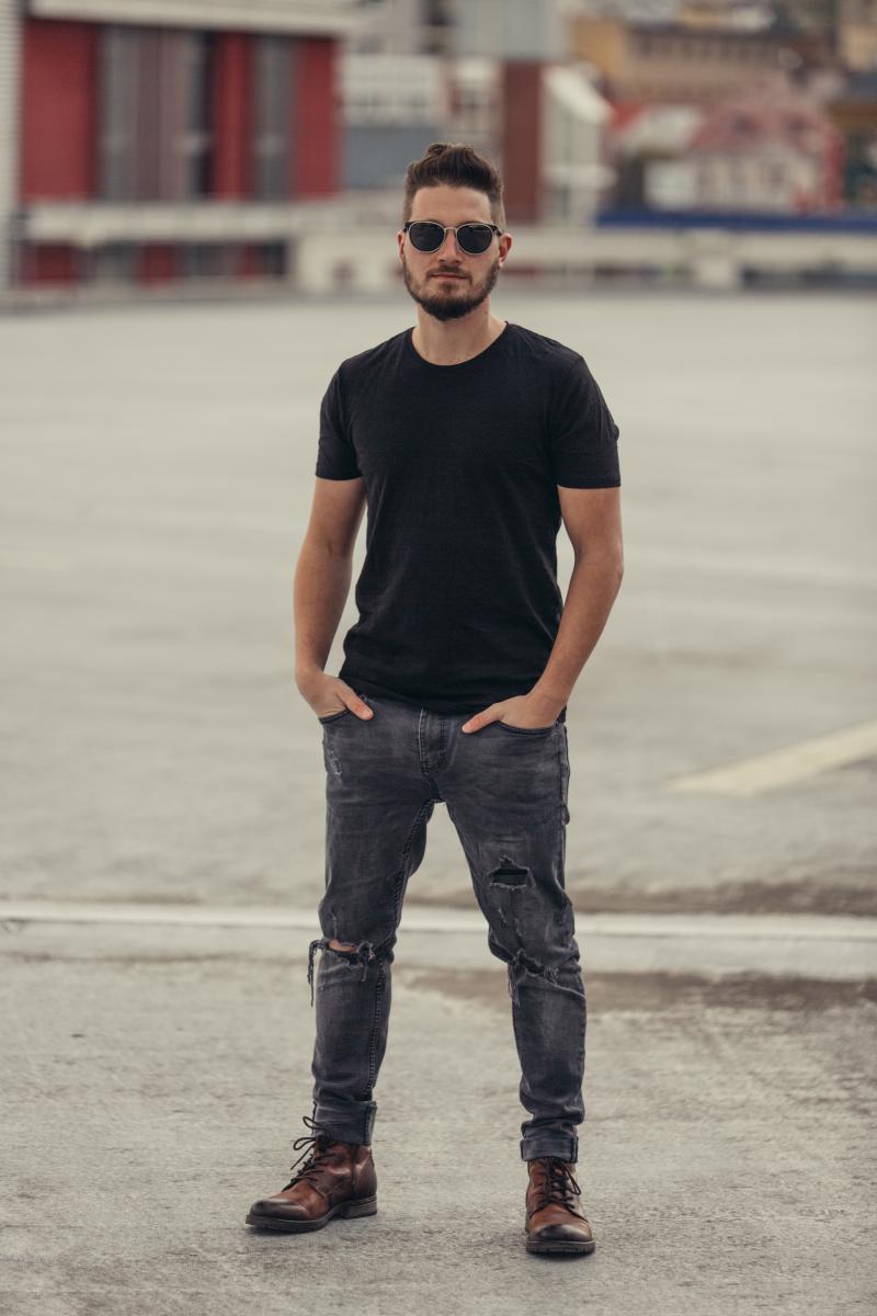 Zpěvák ROBIN MOOD pokřtí debutové album.