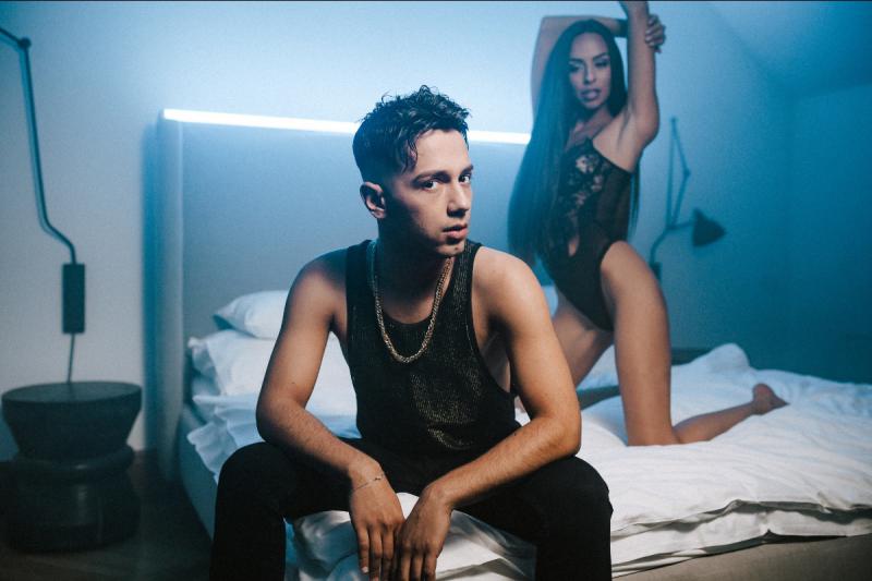 Jan Bendig se v novém videoklipu potkal se svou bývalou přítelkyní