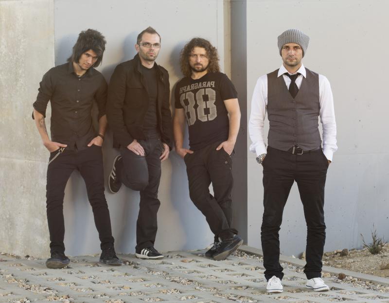 Alone dala obraz 6 rokov starej skladbe