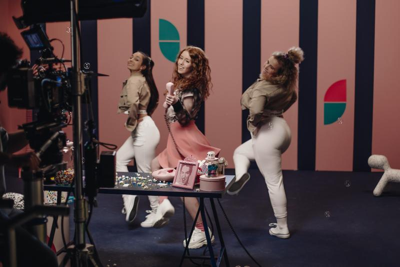 Berenika Kohoutová a Naty Hrychová vydaly společný singl