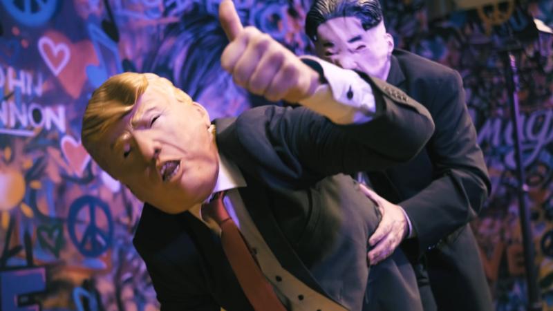 Poznáte ''novú tvár'' českej hudobnej scény, Adolfeena? Je z plyšu, servítku si pred ústa rozhodne neberie a pripravuje album, ktorý vydá Supraphon.