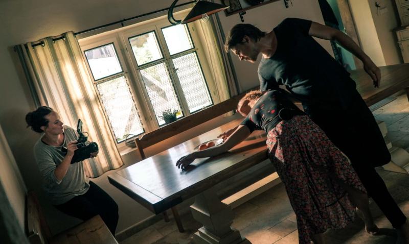 Nový videoklip Vojty Dyka je plný lásky. Příběh k písničce You Don´t Know Who I Am z alba D.Y.K. natočil se svou ženou Tatianou