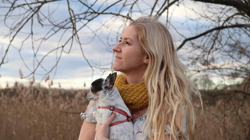 Lýdia Novotná poukazuje v klipe Cesta je cieľ na (ne)hodnoty našej spoločnosti