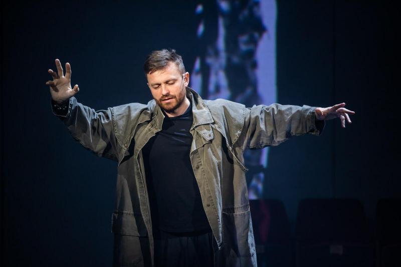 Košické divadlo uvádza online premiéru Schubertovej Zimnej cesty s Pavlom Bršlíkom