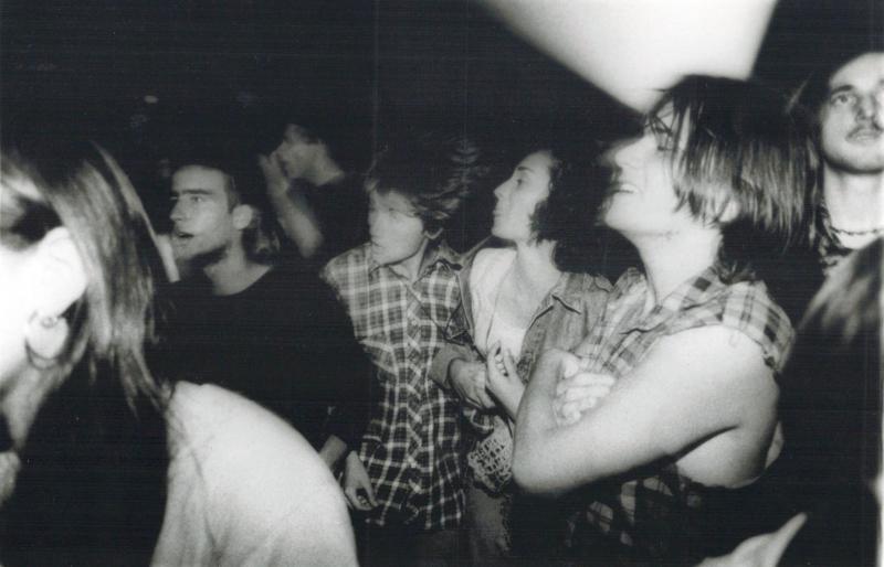 Fenomén devadesátek zmapuje celovečerní film, televizní dokument i kniha. I vaše vzpomínka může pomoci