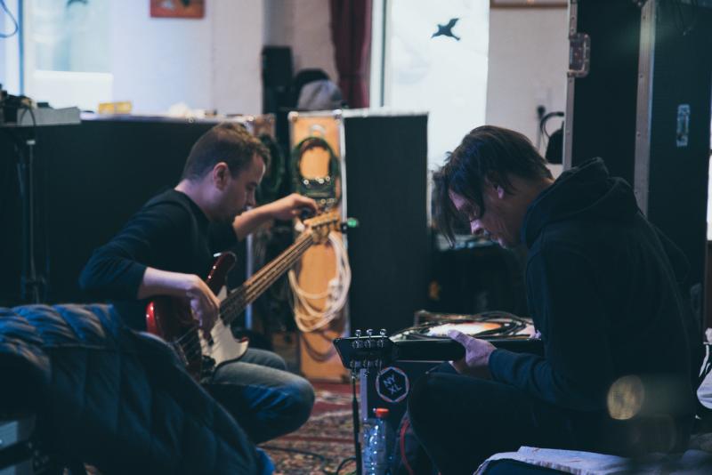 Čeští hudebníci z Chinaski, Mydy nebo Vanua2 budou v Praze skládat s producenty Tileyard Music