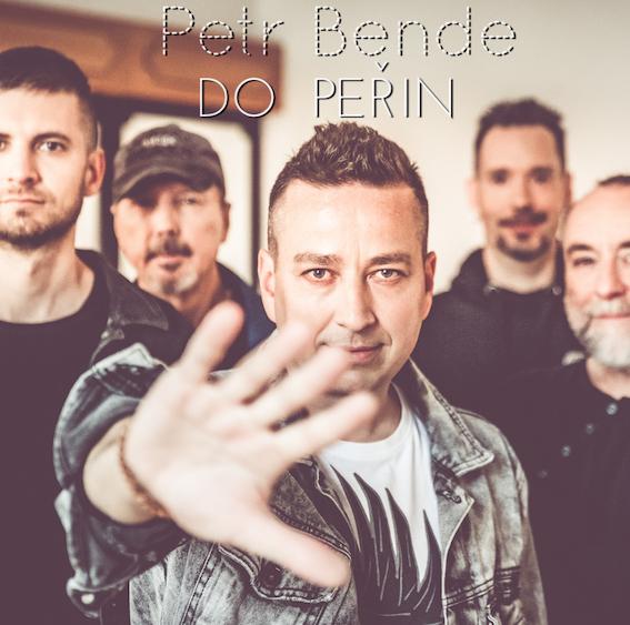 Petr Bende otvára leto novým roztancovaným klipom