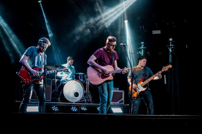 Košický sólo projekt Dobre Už Bolo prichádza s pop-folkovým singlom Samotár