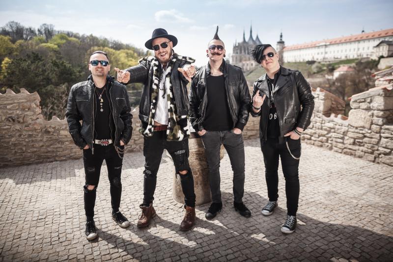 Členové kapely Rybičky 48 mají za sebou další svatbu! Kdo komu tentokrát řekl své ''ano''?