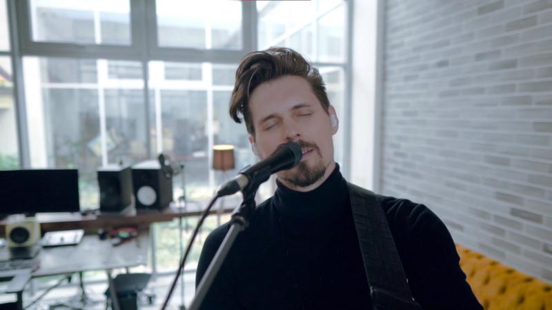 Domi Stoff prichádza s mocným singlom Posledný X v live verzii z Rita Studio