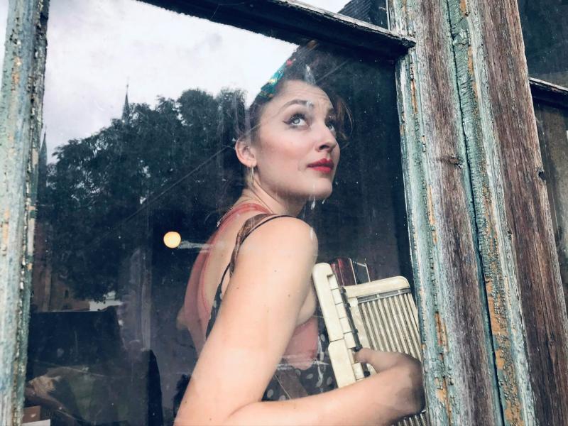 Kulturní tip: Rozálie Havelková zve na říjnový sólo koncert s akordeonem