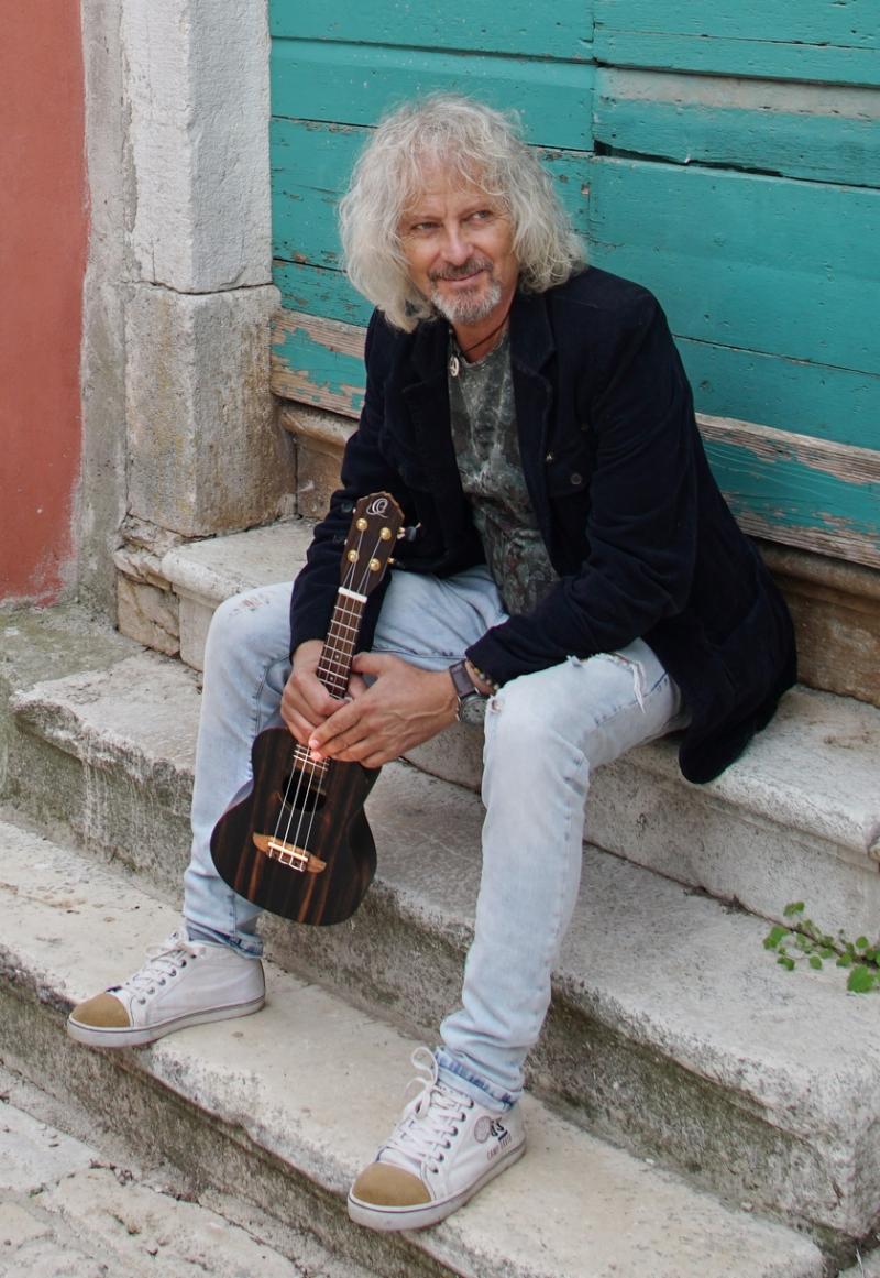 Peter Nagy má nový klip ''Tam kde nie je signál'', ktorý nakrútili jeho skalní fanúšikovia