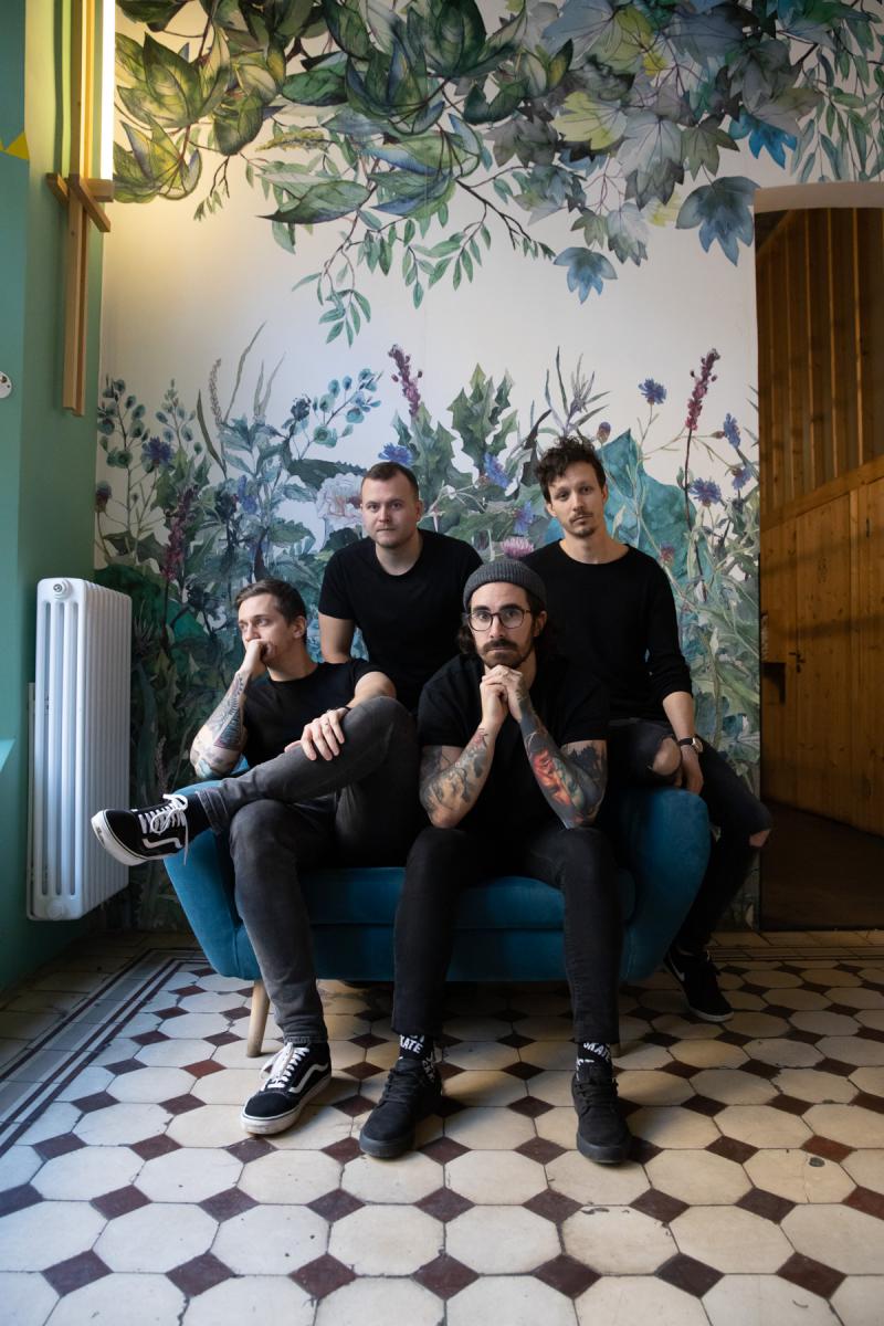 Rock for People zve na vánoční trojkoncert Aiko, Deaf Heart a Evelynne