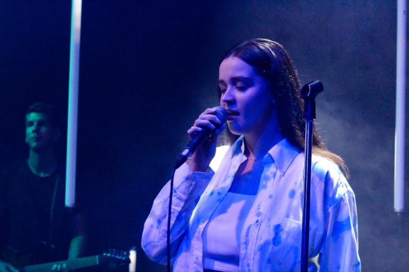 Blue Zodiac predstavuje singel Návyková v atmosférickej live verzií