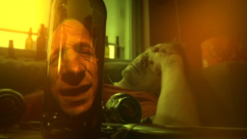 Kapela Wohnout k novému klipu potřebovala skoro 1000 lahví od piva