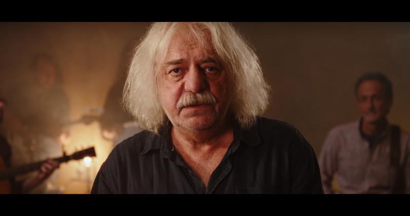 Druhá tráva představuje první video k Andělem oceněnému albu