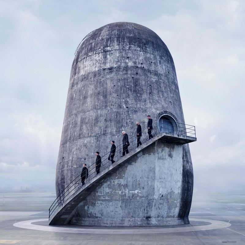 Rammstein oznamují album, vydávají singl a míří do Prahy